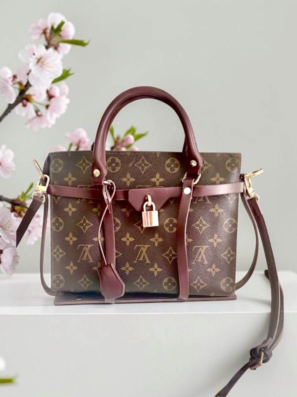 Louis Vuitton Monogram Cosmetic Pouch Clutch with Bag case